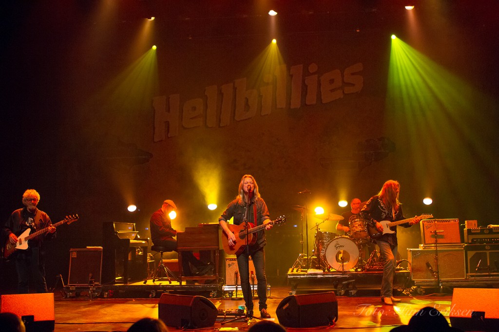 15459325767_c988dd63a0_o